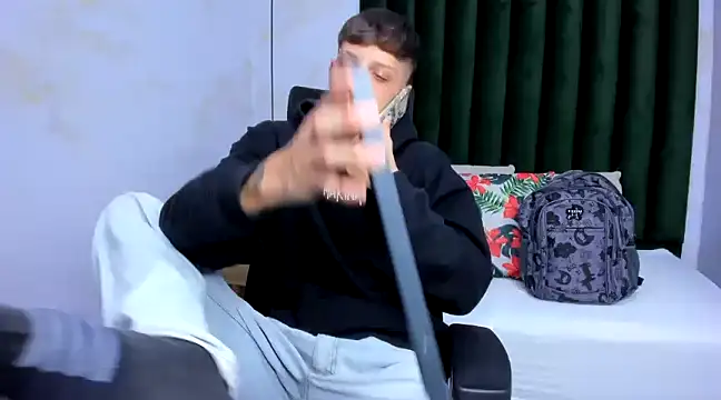 Snapshot of Adam_hard_ chatting on 01-14-25, 07:53 Adam hard online show from 01-14-25, 07:53