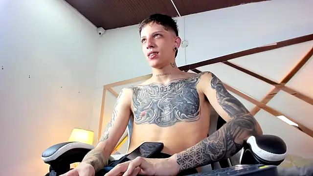 Snapshot of Adam_hard_ chatting on 09-24-25, 07:39 Adam hard online show from 09-24-25, 07:39