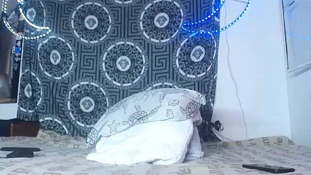 Snapshot of Adam_hard_ chatting on 11-11-25, 04:51 Adam hard online show from 11-11-25, 04:51