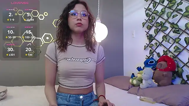 Nikoll kitten online show from 10-18-25, 08:09