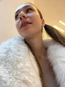 Lia  Love online show from 01-21-25, 10:08