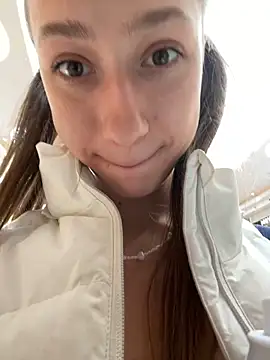 Lia  Love online show from 03-15-25, 08:15