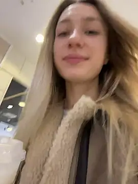 Lia  Love online show from 10-29-25, 11:12