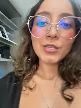 Snapshot of Kay_LustyWife chatting on 12-17-25, 08:26 Kay LustyWife online show from 12-17-25, 08:26