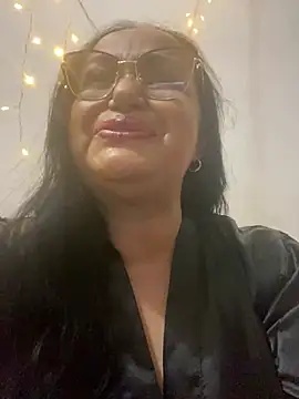 Snapshot of GiaNahomi chatting on 01-01-25, 11:18 GiaNahomi online show from 01-01-25, 11:18