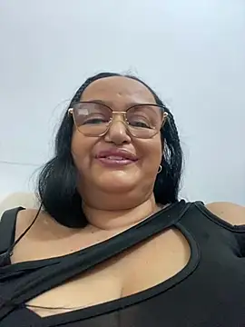 Snapshot of GiaNahomi chatting on 01-12-25, 03:39 GiaNahomi online show from 01-12-25, 03:39