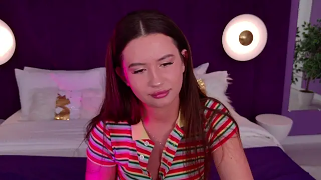 milaleoneli online show from 03-18-25, 03:42