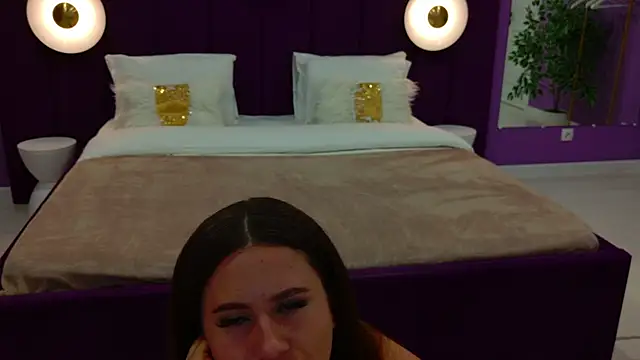 milaleoneli online show from 03-22-25, 12:25