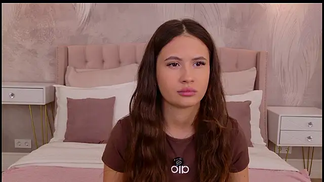 milaleoneli online show from 02-24-26, 02:59