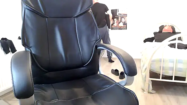 Snapshot of SteveStiffbone chatting on 01-04-25, 10:45 SteveStiffbone online show from 01-04-25, 10:45