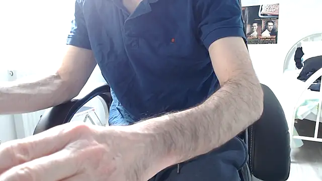 Snapshot of SteveStiffbone chatting on 02-09-25, 01:25 SteveStiffbone online show from 02-09-25, 01:25