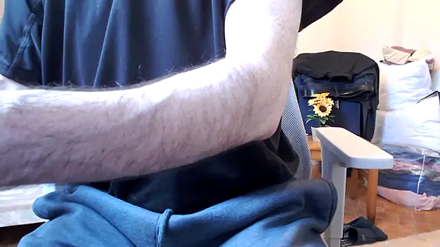 Snapshot of SteveStiffbone chatting on 10-19-25, 03:01 SteveStiffbone online show from 10-19-25, 03:01