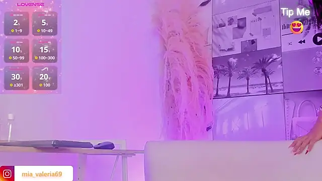 MiaCavallii  online show from 12-03-25, 05:04