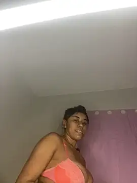 Snapshot of India_grelo_grande chatting on 10-19-25, 06:30 India grelo grande online show from 10-19-25, 06:30