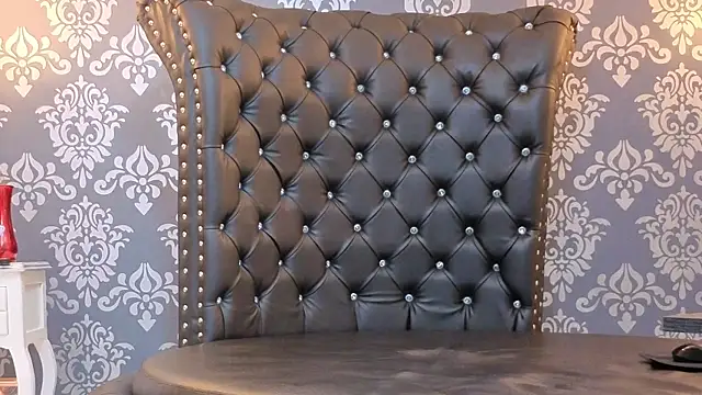 Selenecollins online show from 09-17-25, 01:24