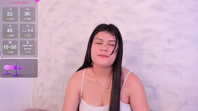 Snapshot of Elalove_ chatting on 10-30-25, 08:27 Elalove online show from 10-30-25, 08:27