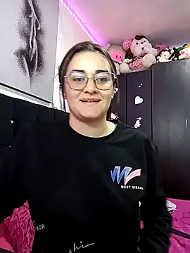 Hanna Kinsley online show from 02-18-25, 03:53