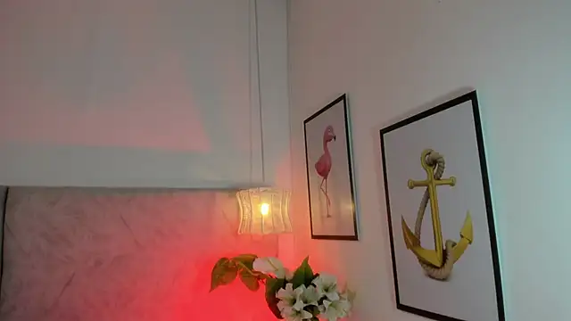 naomiii   online show from 03-21-26, 11:37