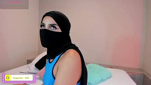 naomiii   online show from 04-14-26, 12:22