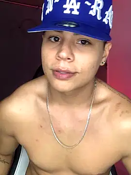 SantiagoReyesFtt online show from 10-22-25, 05:08