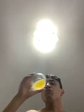 LCarreraa online show from 01-19-25, 04:12