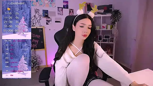 EmmaKeam online show from 12-22-24, 04:39