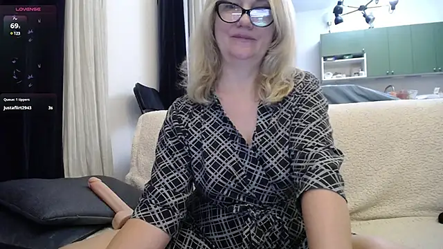 Blond Woman online show from 01-29-25, 12:22