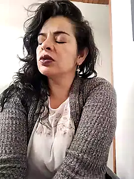 NATHALIA-28  online show from 02-08-25, 05:18