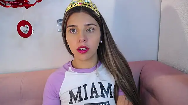 Snapshot of 1Sloppy_Fox4 chatting on 02-25-25, 12:13 1Sloppy Fox4 online show from 02-25-25, 12:13