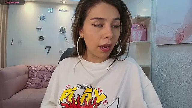 Snapshot of 1Sloppy_Fox4 chatting on 03-21-25, 04:49 1Sloppy Fox4 online show from 03-21-25, 04:49