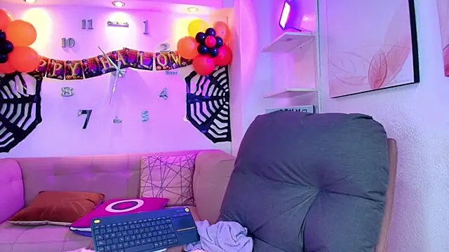 Snapshot of 1Sloppy_Fox4 chatting on 10-24-25, 08:55 1Sloppy Fox4 online show from 10-24-25, 08:55