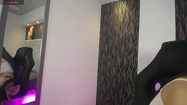 Snapshot of 1Sloppy_Fox4 chatting on 11-17-25, 06:30 1Sloppy Fox4 online show from 11-17-25, 06:30