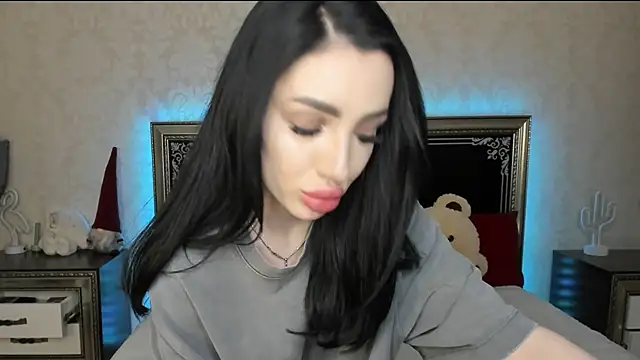 NancyLovee  online show from 03-18-25, 11:42