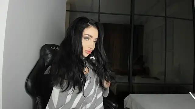 NancyLovee  online show from 09-18-25, 10:28