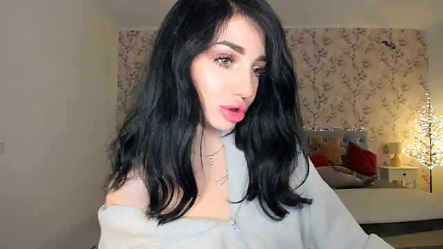 NancyLovee  online show from 12-13-25, 11:21