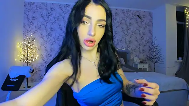 Snapshot of NancyLovee_ chatting on 12-17-25, 02:45 NancyLovee online show from 12-17-25, 02:45