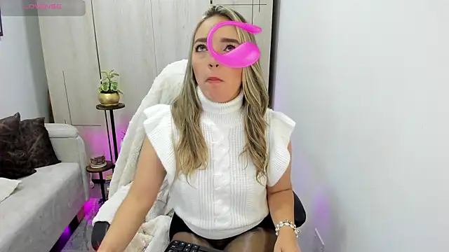 Snapshot of Katapinter chatting on 01-08-26, 04:53 Katapinter online show from 01-08-26, 04:53