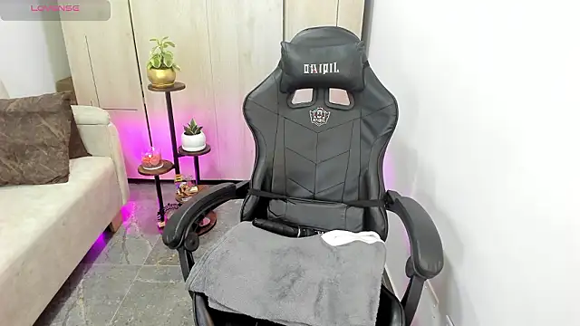 Snapshot of Katapinter chatting on 01-17-26, 12:37 Katapinter online show from 01-17-26, 12:37