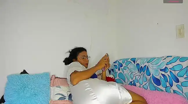 Snapshot of Nenita_Hot_ chatting on 03-14-25, 12:43 Nenita Hot  online show from 03-14-25, 12:43