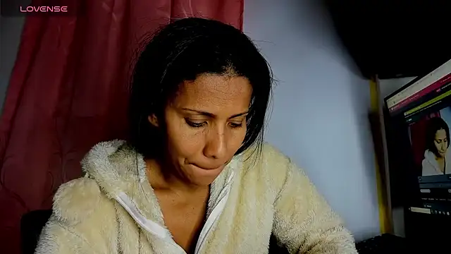 Snapshot of Nenita_Hot_ chatting on 09-10-25, 03:39 Nenita Hot  online show from 09-10-25, 03:39