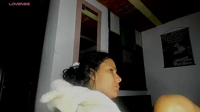 Snapshot of Nenita_Hot_ chatting on 09-30-25, 03:33 Nenita Hot  online show from 09-30-25, 03:33