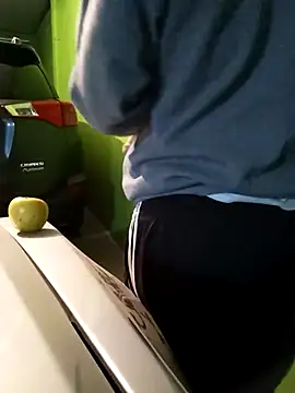 Snapshot of TheDoggyAss chatting on 12-20-24, 03:47 TheDoggyAss online show from 12-20-24, 03:47