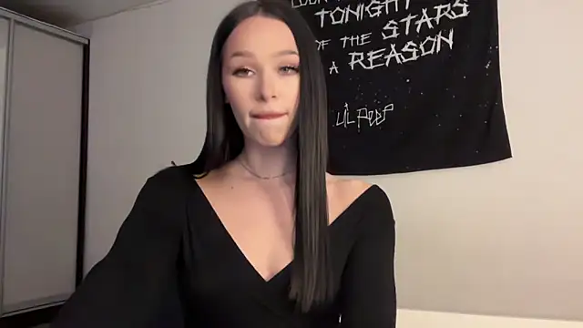 ur molly online show from 12-18-25, 09:04