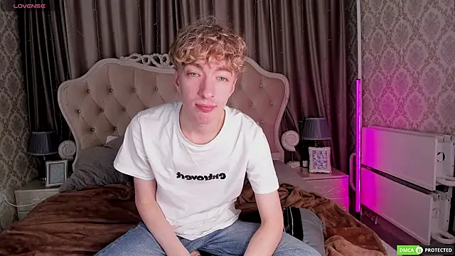 Snapshot of TrevorBenson chatting on 10-04-25, 03:59 TrevorBenson online show from 10-04-25, 03:59