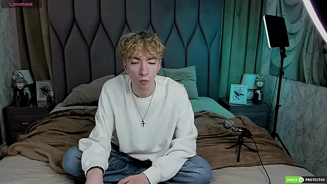 Snapshot of TrevorBenson chatting on 10-09-25, 03:26 TrevorBenson online show from 10-09-25, 03:26