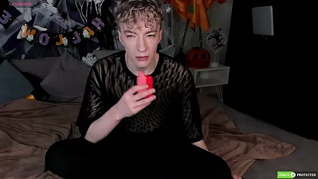 Snapshot of TrevorBenson chatting on 11-01-25, 06:15 TrevorBenson online show from 11-01-25, 06:15