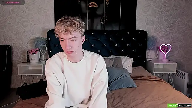 Snapshot of TrevorBenson chatting on 11-25-25, 03:28 TrevorBenson online show from 11-25-25, 03:28