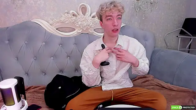 Snapshot of TrevorBenson chatting on 12-03-25, 03:47 TrevorBenson online show from 12-03-25, 03:47