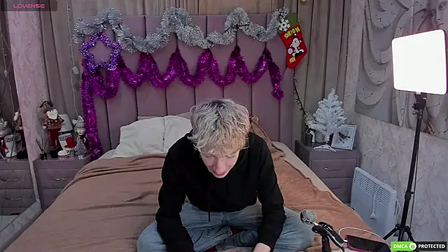 Snapshot of TrevorBenson chatting on 12-15-25, 03:22 TrevorBenson online show from 12-15-25, 03:22