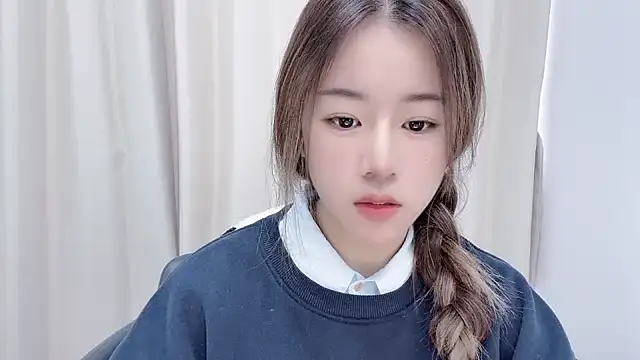 chloe-01 online show from 12-16-24, 04:23